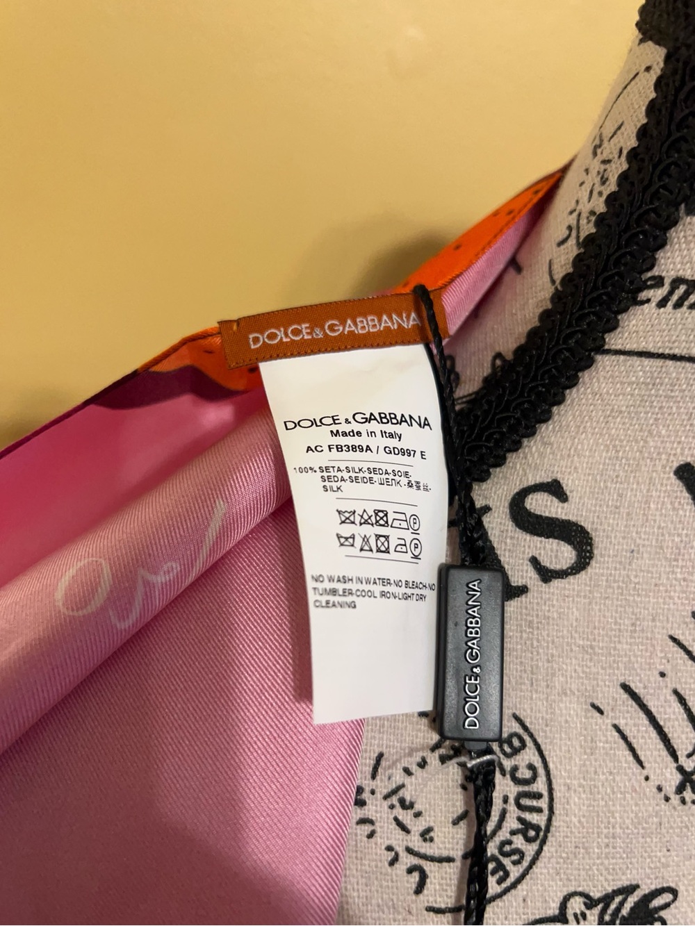 Dolce & Gabbana Capri Citrus Print Silk Twill Scarf in pink with orange fruit . - Picture 4 of 11
